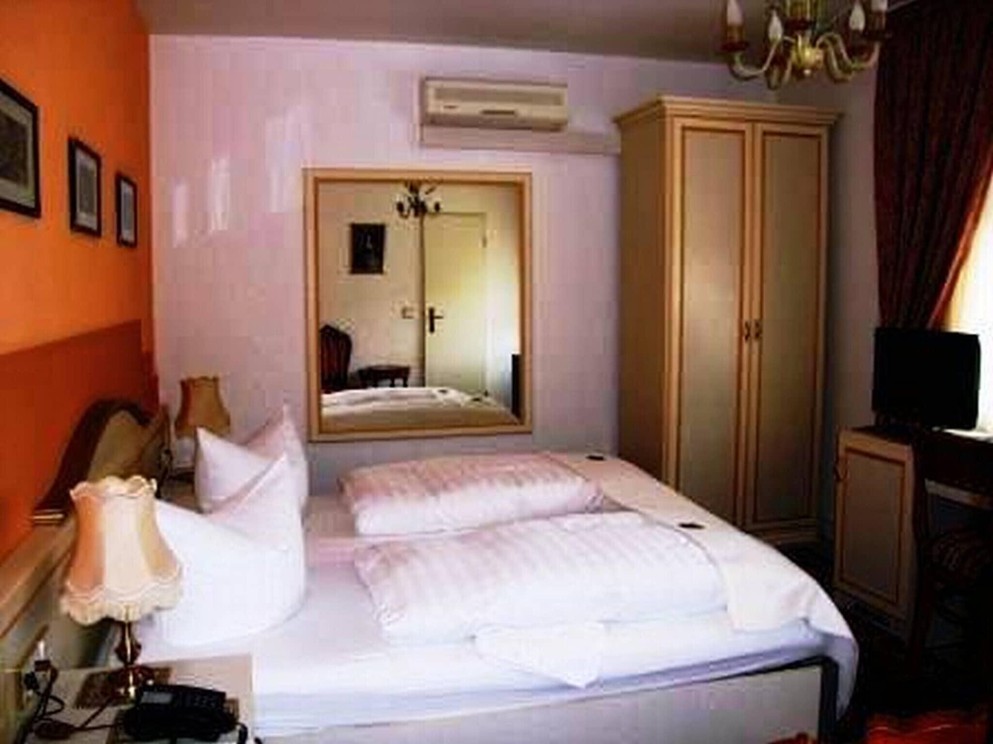 Haus Mooren, Hotel Garni Düsseldorf Eksteriør billede