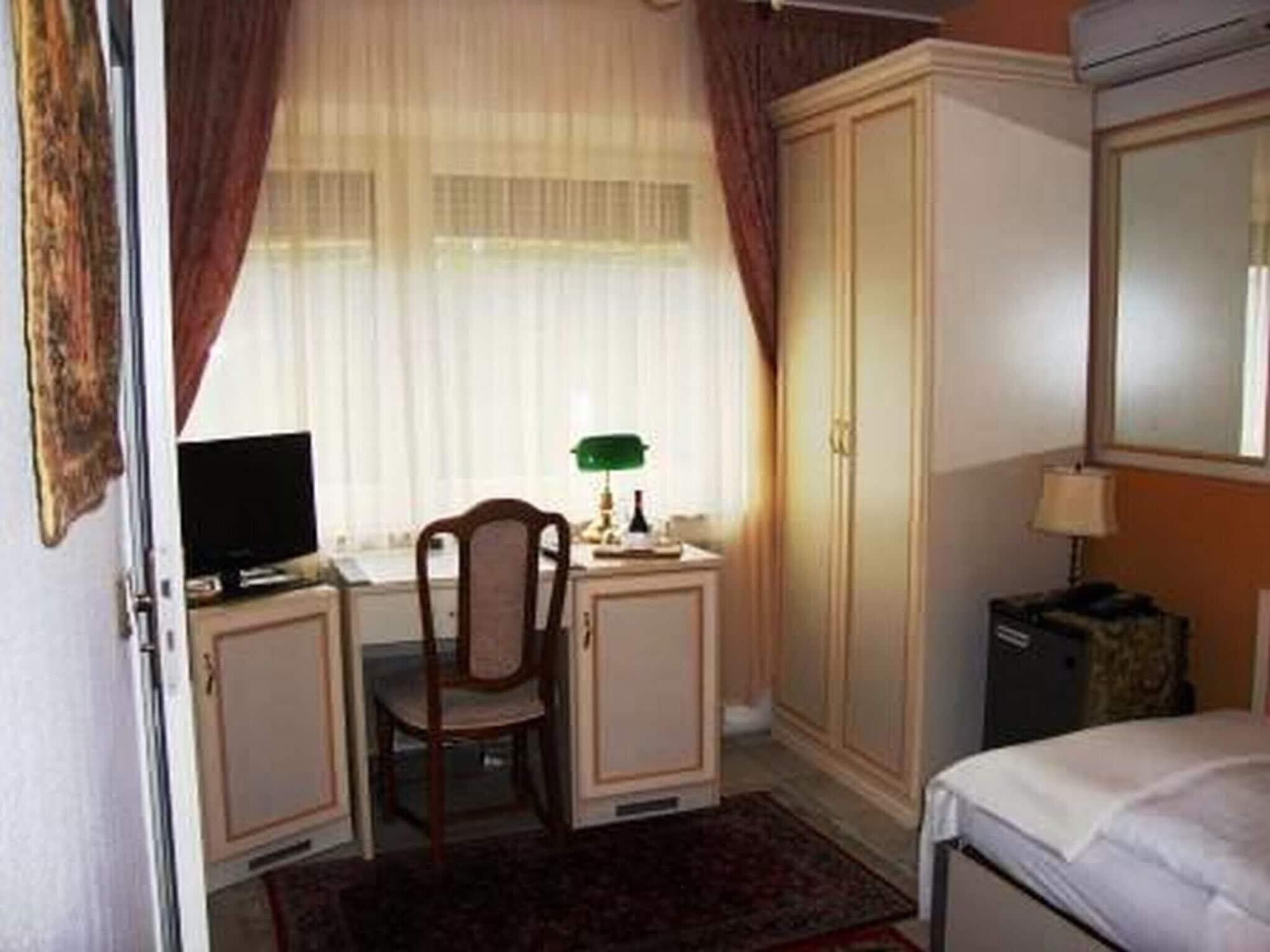 Haus Mooren, Hotel Garni Düsseldorf Eksteriør billede